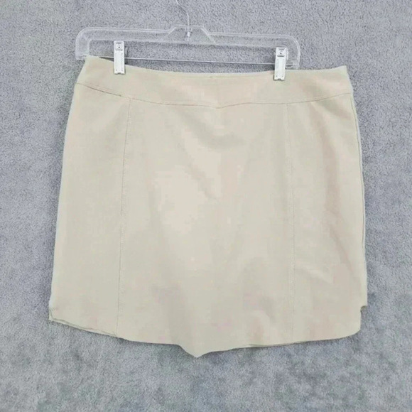 Adidas Women's‎ Beige Skort M Polyester Spandex Blend 10CT - Picture 1 of 7